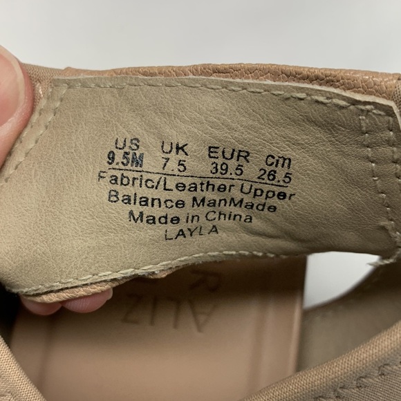 Naturalizer Layla Criss Cross Low Wedge Leather Sandals Size 9.5 Beige - Picture 8 of 10